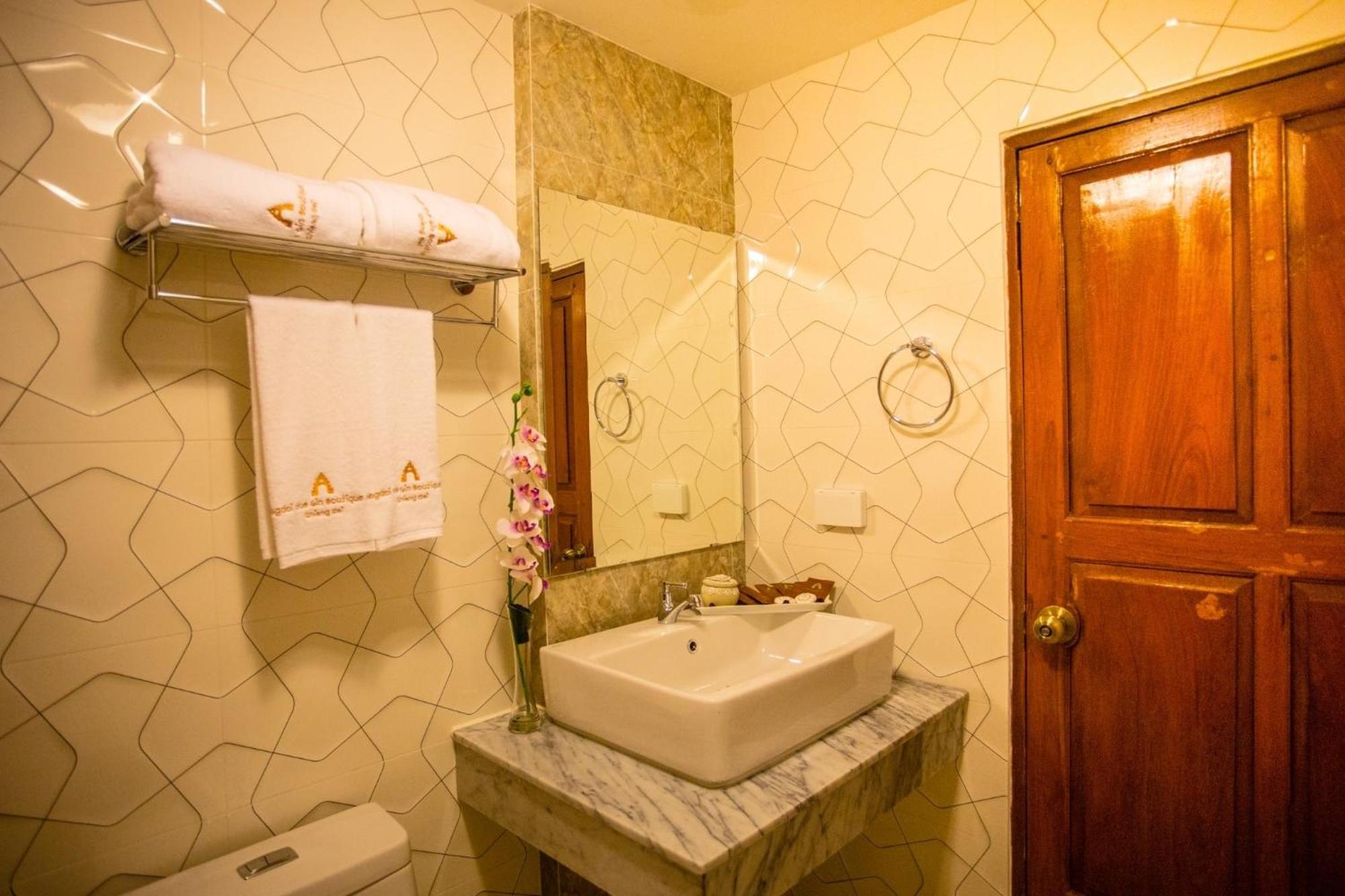 Pingdoi Hualin Boutique Hotel Чиангмай Экстерьер фото